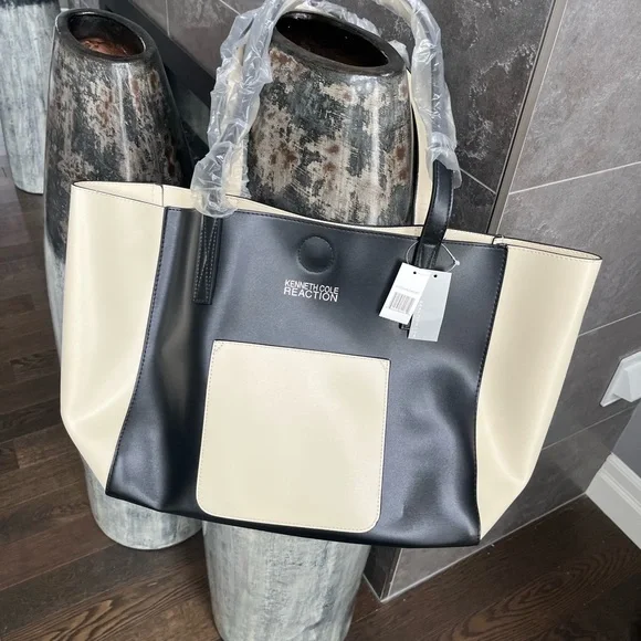 Brand new with tags large 12 x 19“ Kenneth Cole, black cream, tote bag, faux - Picture 5 of 12